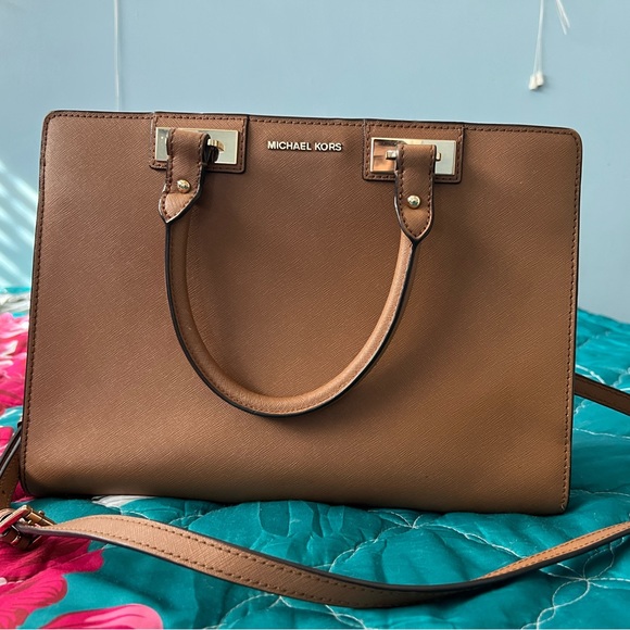 Michael Kors Tote 👜 - Picture 1 of 8